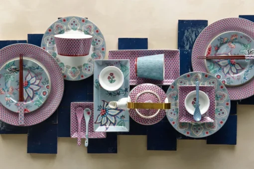 Lot De 4 Articles Assiettes Plates Flower Festival Rouge/ Clair 26.5Cm
