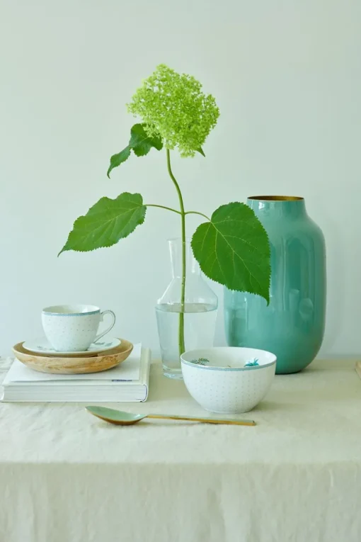 Lot De 2 Tasses Et Soucoupes A Cappuccino A Pois Jolie En Coloris Dore