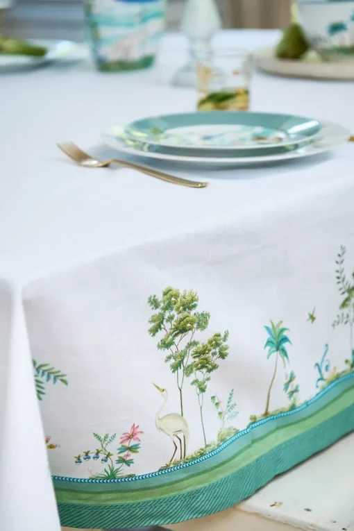 Nappe Jolie En Coloris Blanc