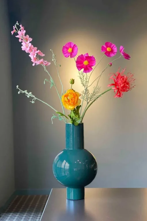 Vase En Metal En Coloris Fonce 40 Cm
