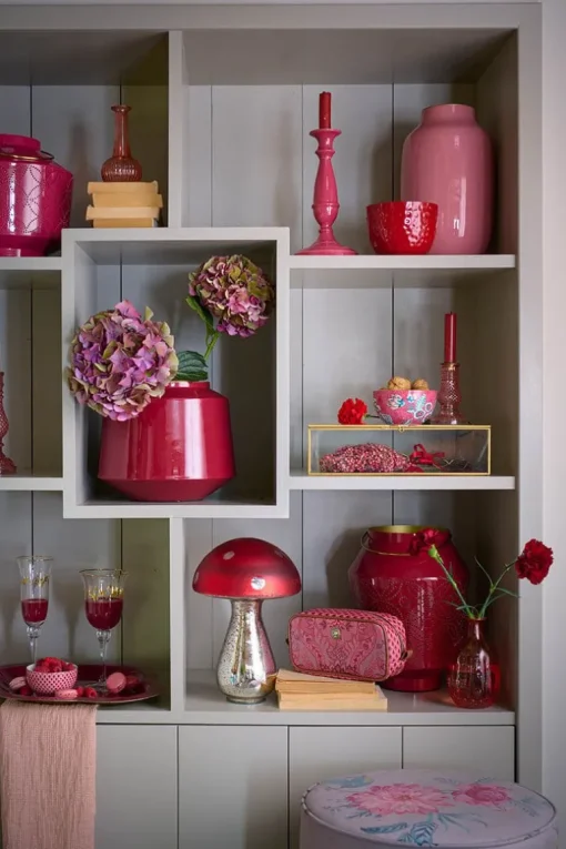 Vase En Metal En Coloris Rose Fonce 23 Cm